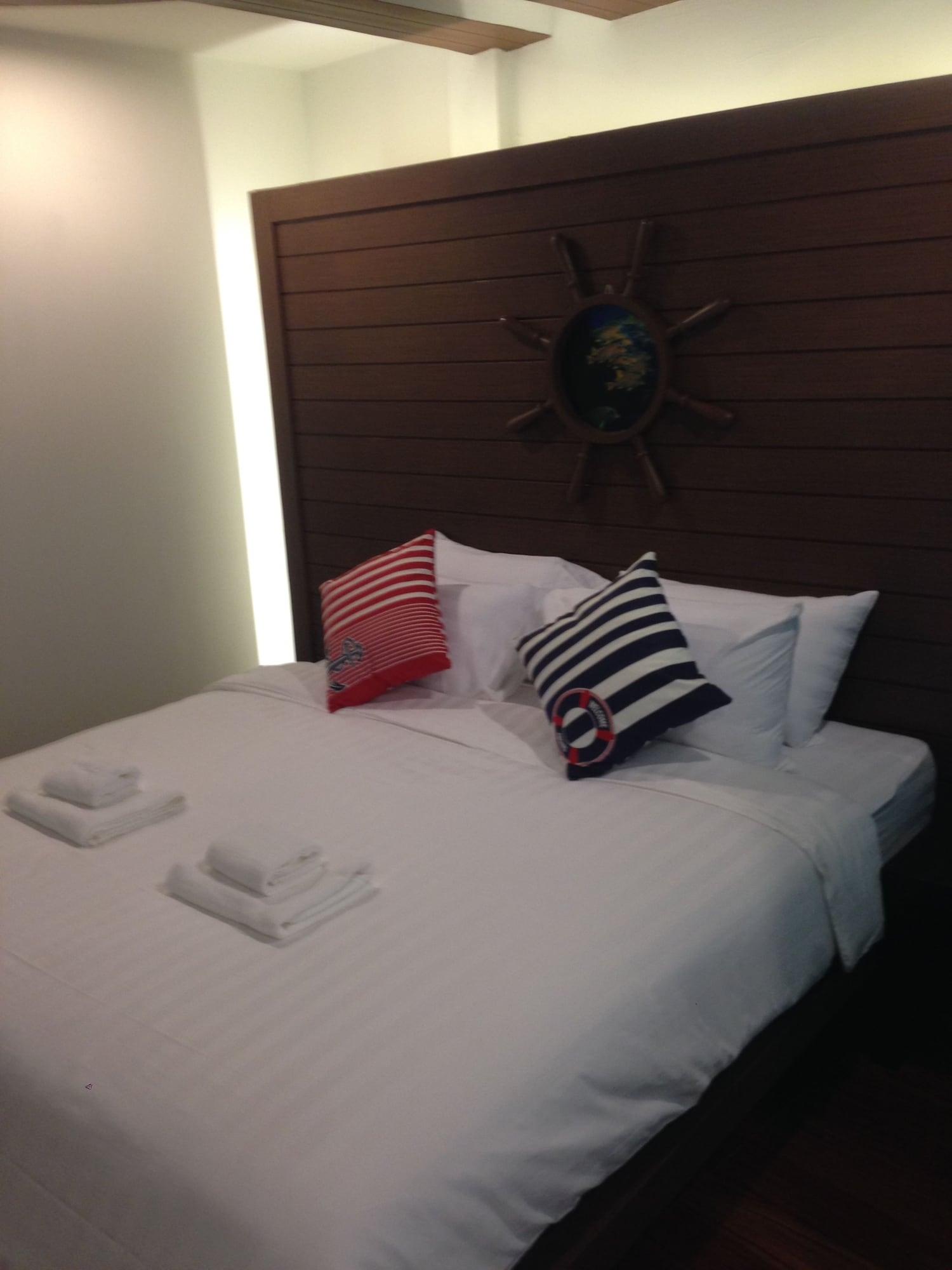 Bed By Cruise At Samakkhi-tivanont 3*