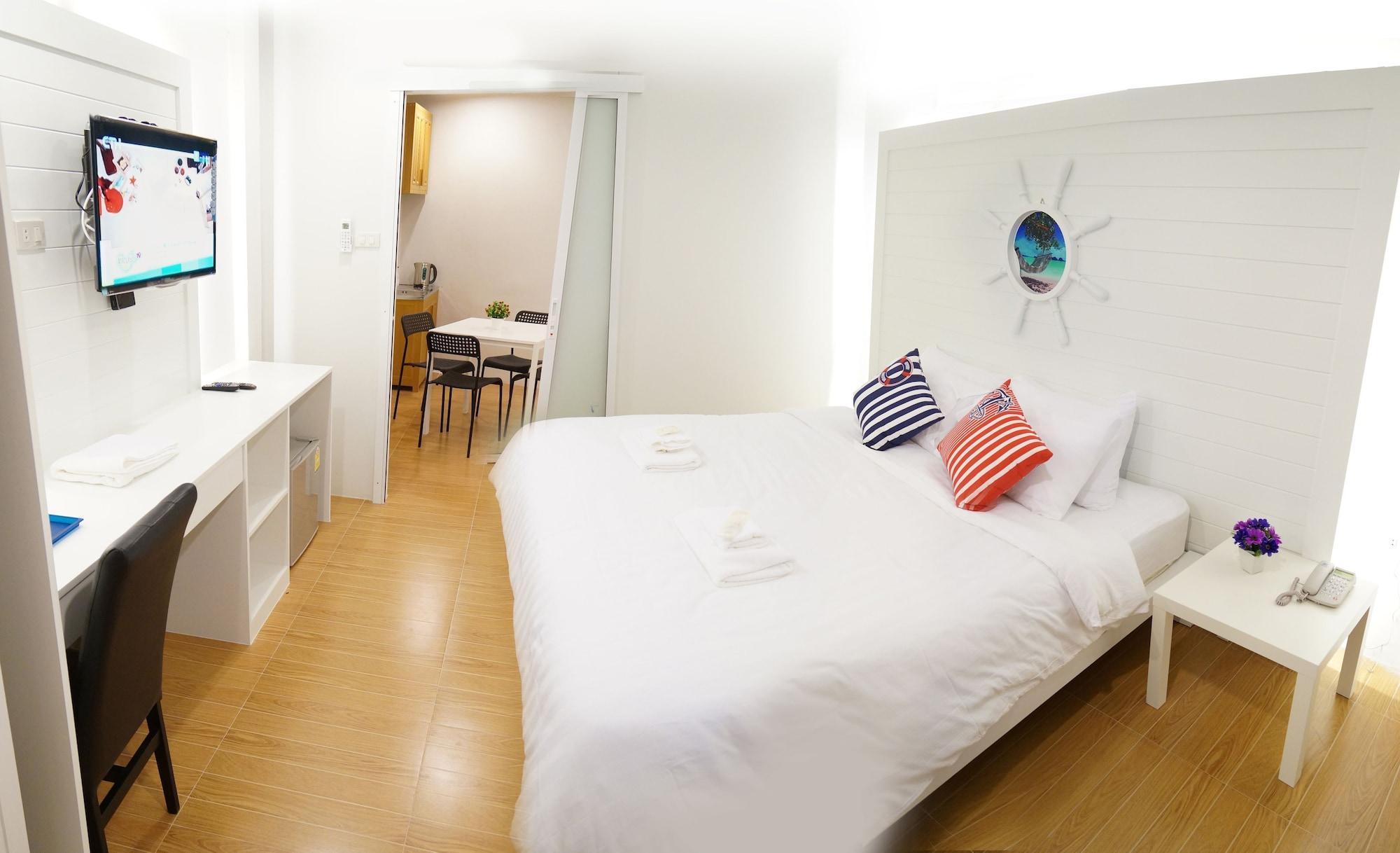 Bed By Cruise At Samakkhi-tivanont 3*
